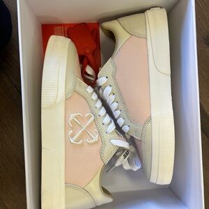 Off White Low Vulcanized Sneakers - 38